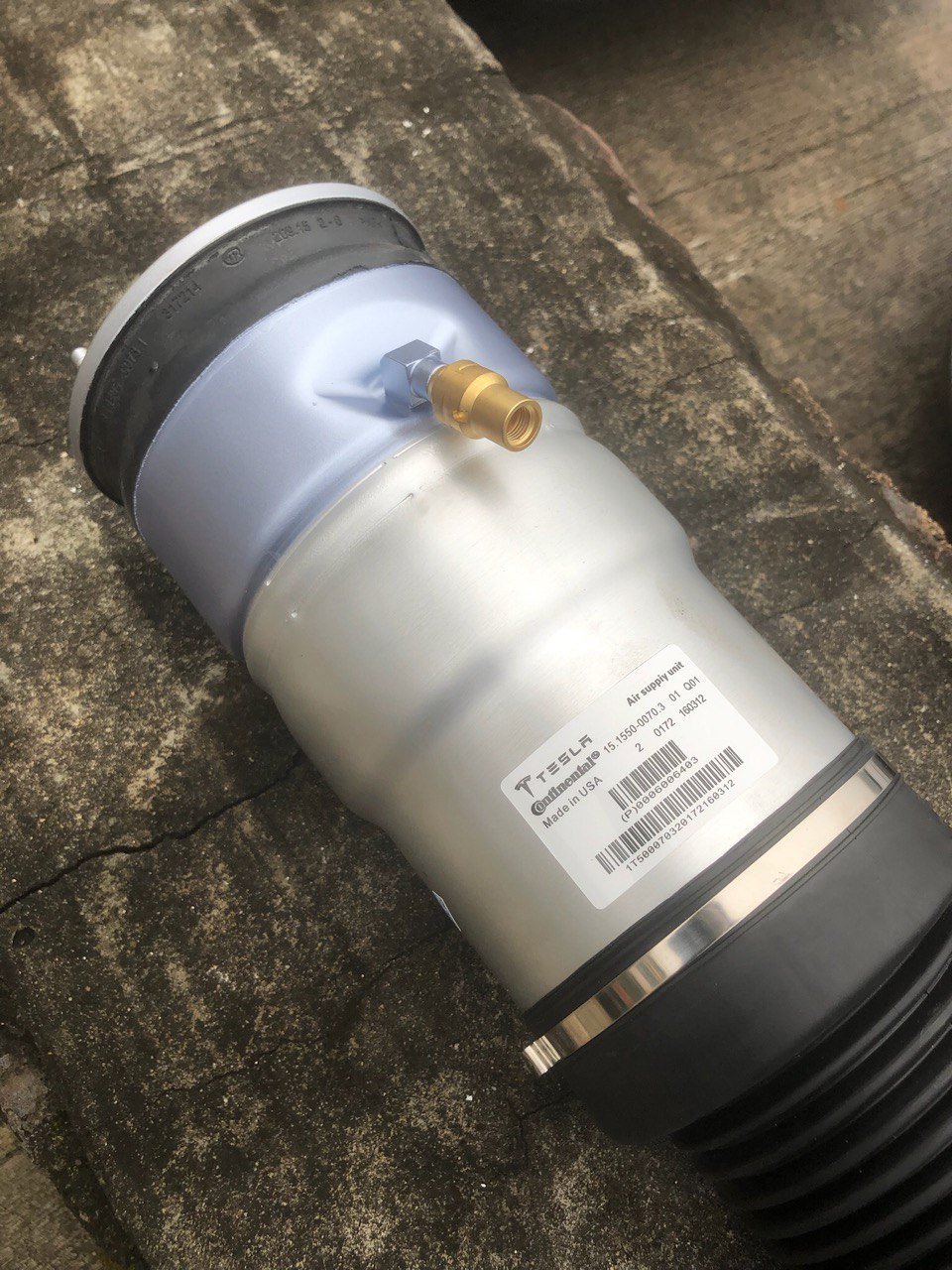 thumbnail image 2 of Air Suspension Compressor For Tesla S 2016-2021 & X 2016-2020 – 102791100H, P3509 2 of 6